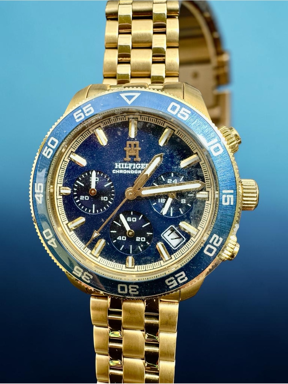 NWT Tommy Hilfiger Gold-Tone Chronograph Men's Watch - Like New 8”